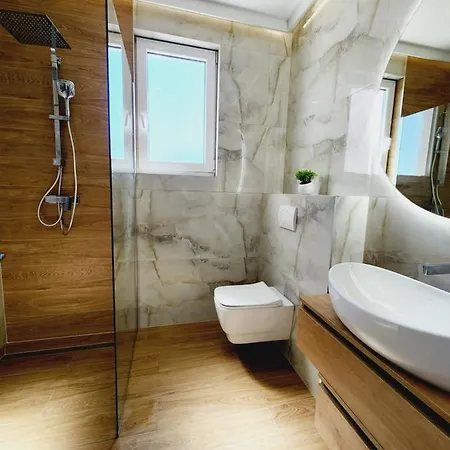 Luxury Penthouse White Angel Apartment Duce Exterior photo