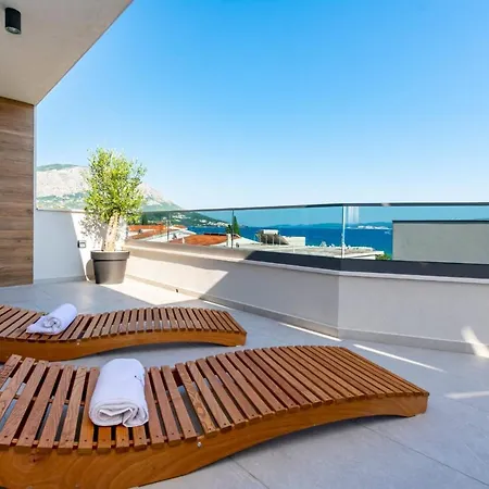 Luxury Penthouse White Angel Apartment Duce Exterior photo