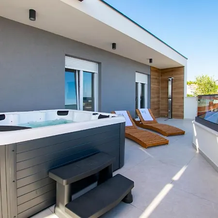 Luxury Penthouse White Angel Apartment Duce Exterior photo